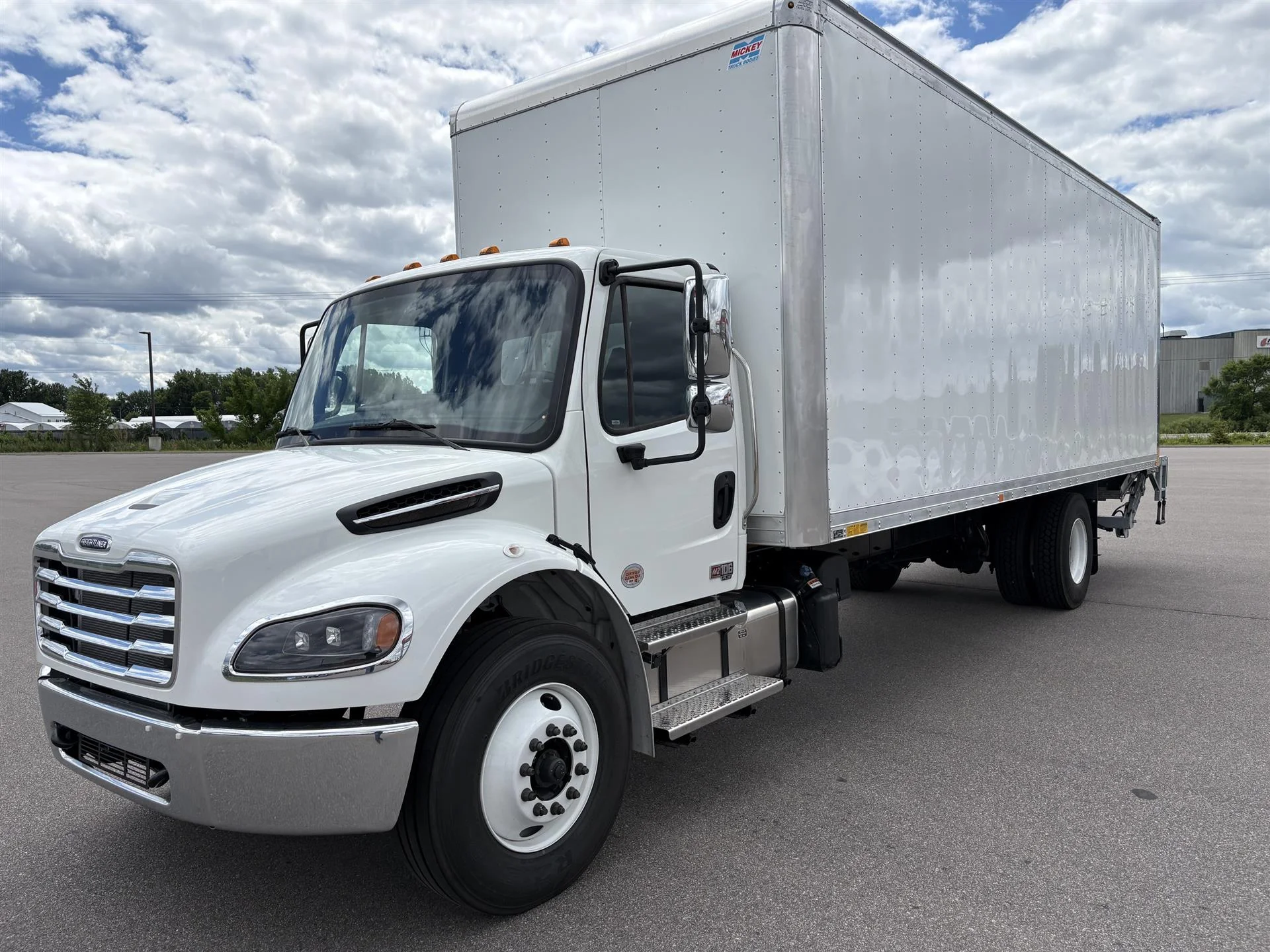 2027 Freightliner M2 106 in Inver Grove Heights, MN — photo 9