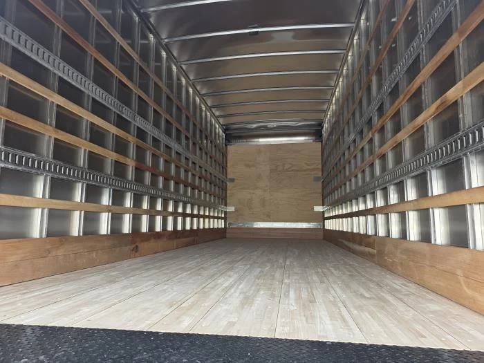 2026 Isuzu FTR — photo 9