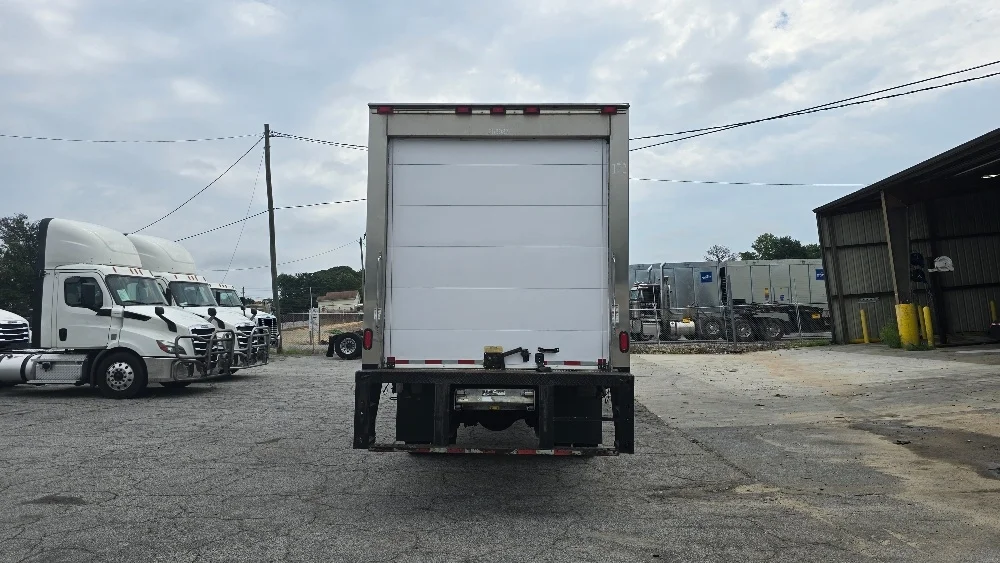 2019 Hino 268 in Forest Park, GA — photo 7