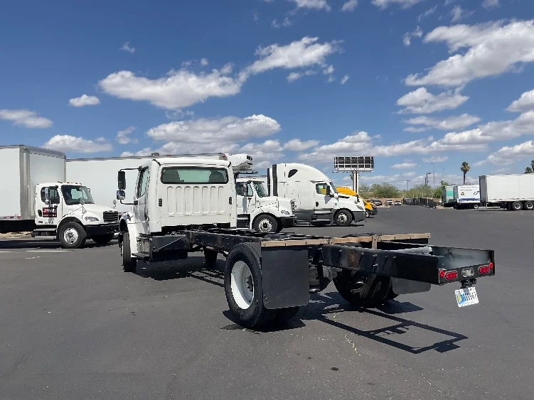 2017 Freightliner M2 106 - image 6