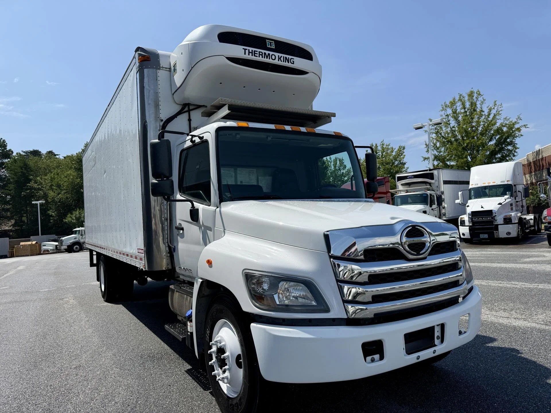 2021 Hino 268 in Duluth, GA — photo 14