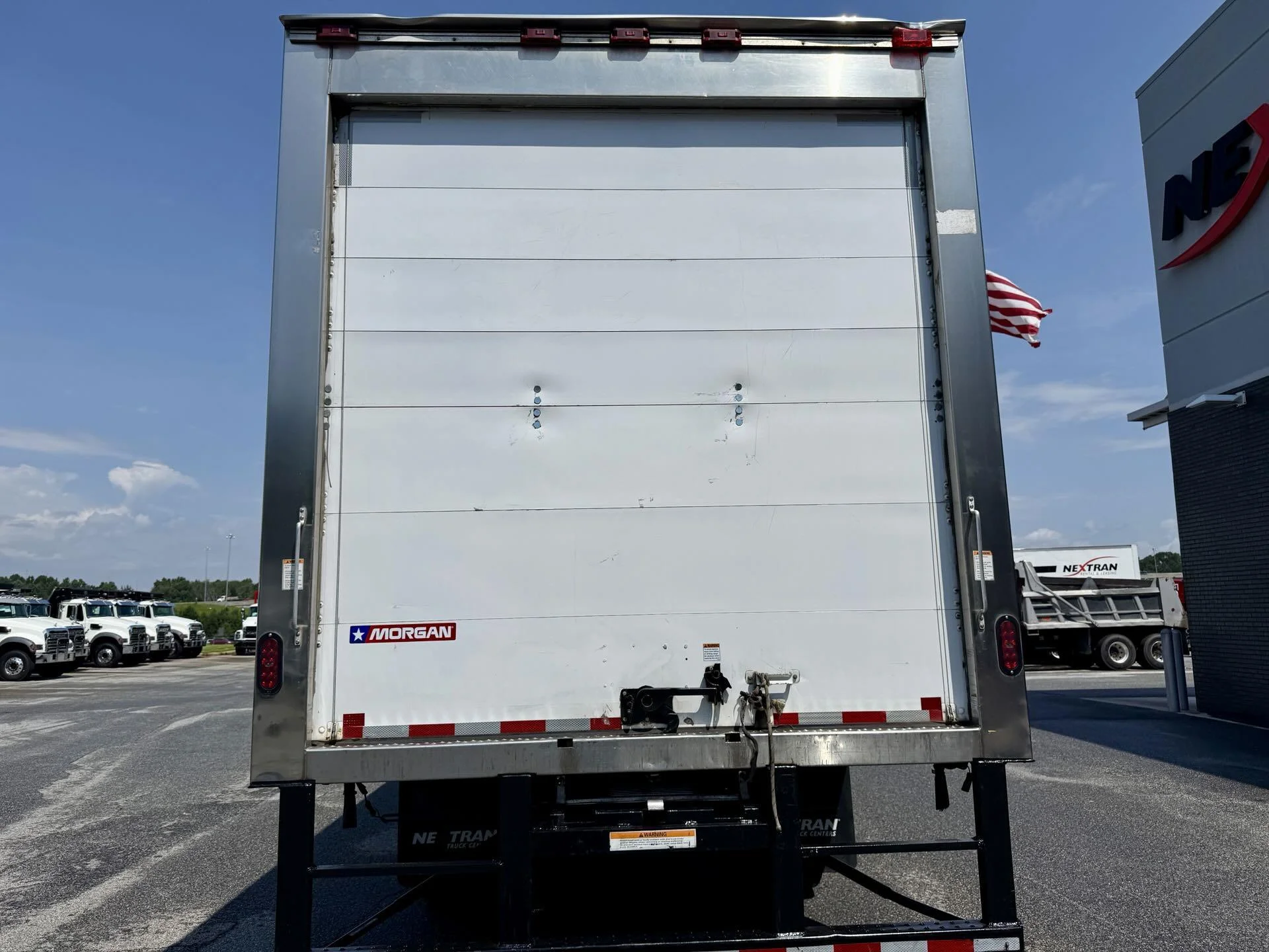 2021 Hino 268 in Duluth, GA — photo 10