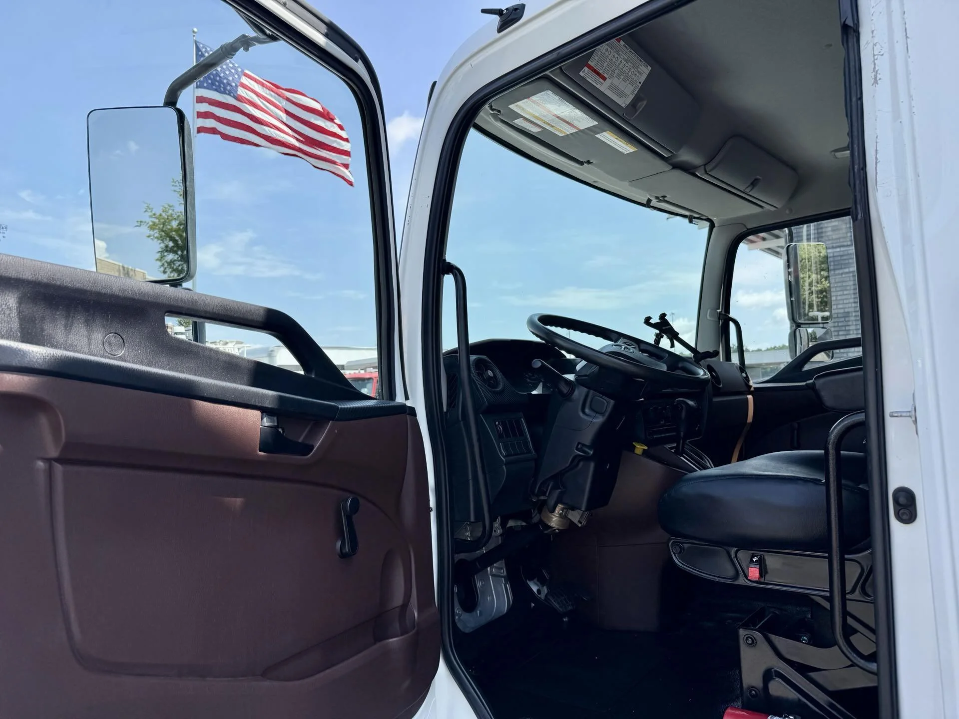 2021 Hino 268 in Duluth, GA — photo 17