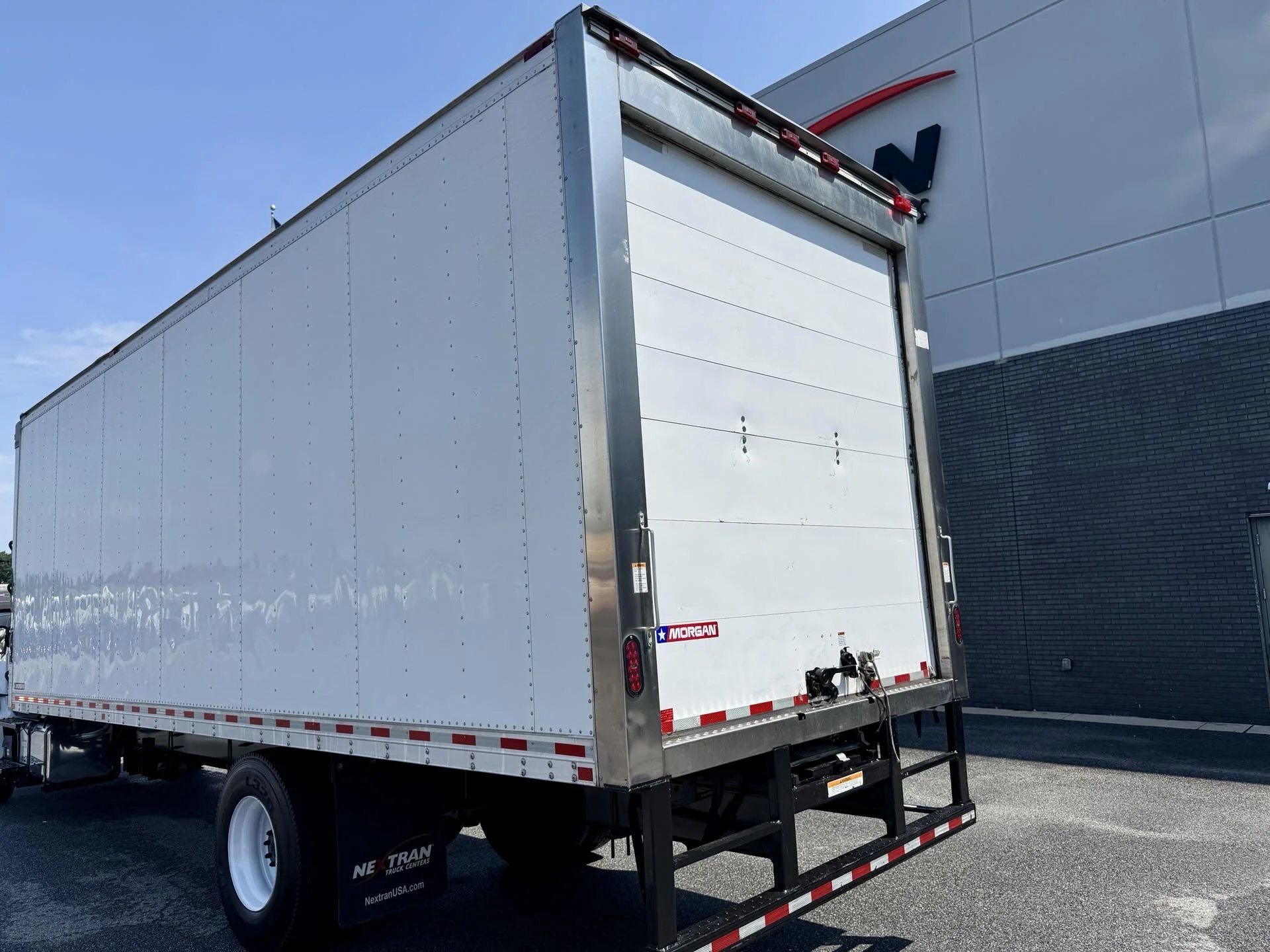 2021 Hino 268 in Duluth, GA — photo 9