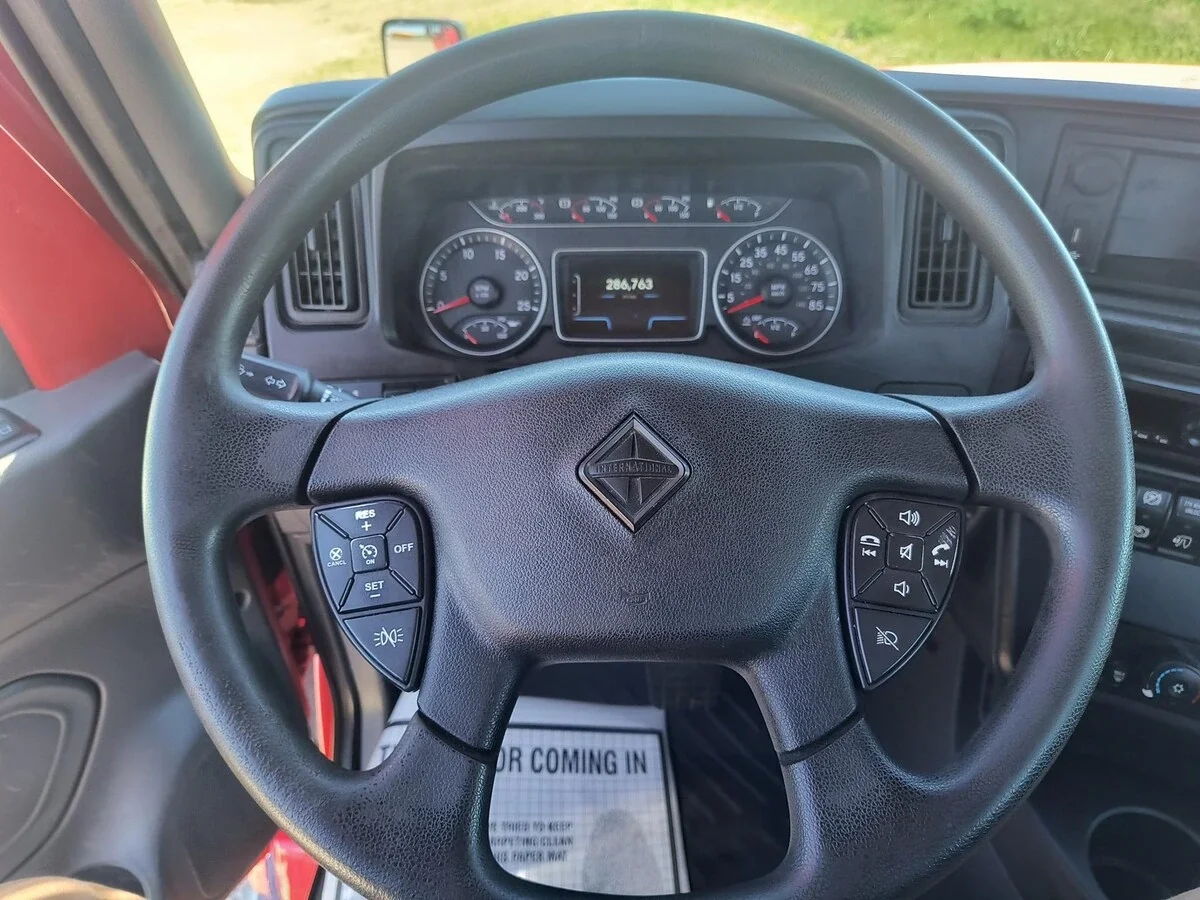 2020 International LT in Chippewa Falls, WI — photo 8
