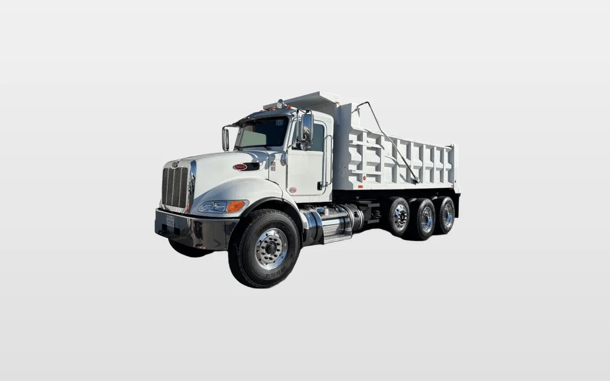 2020 Peterbilt 348 - image 1