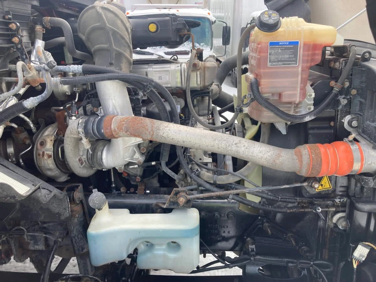 2020 International LT - image 8