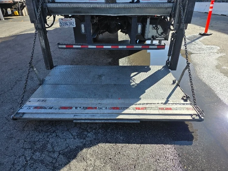 2019 Freightliner M2 106 - image 9