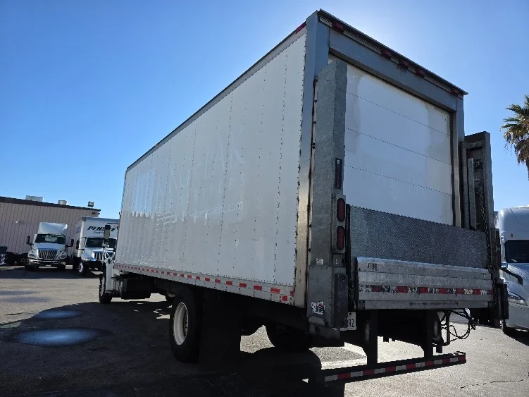 2019 Freightliner M2 106 - image 6
