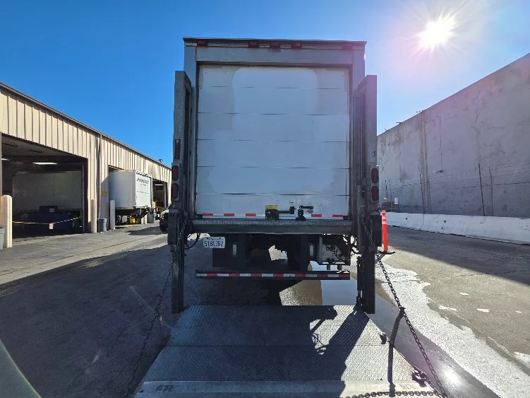 2019 Freightliner M2 106 - image 7