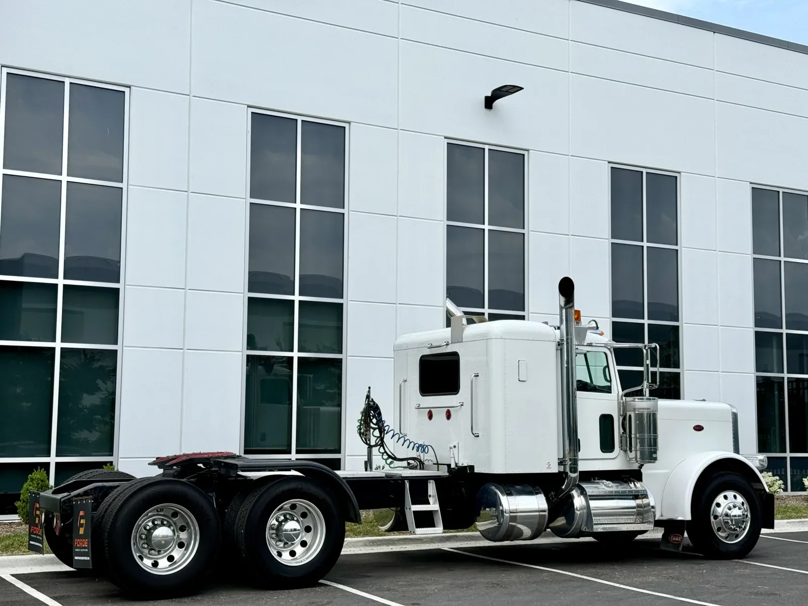 2014 Peterbilt 389 - image 5