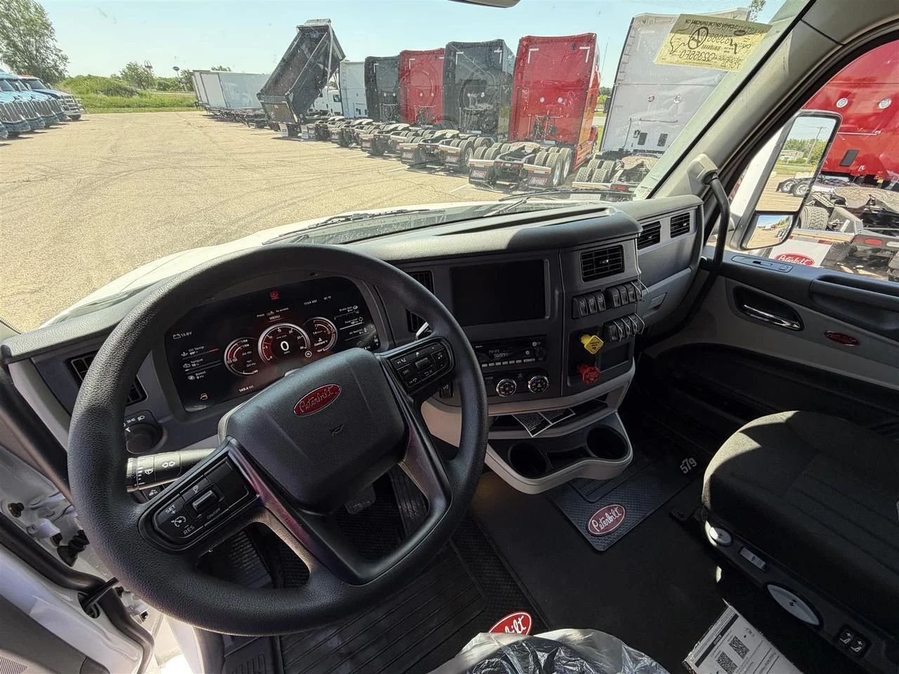 2027 Peterbilt 579 in Eau Claire, WI — photo 9
