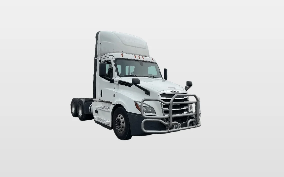 2019 Freightliner Cascadia - image 1