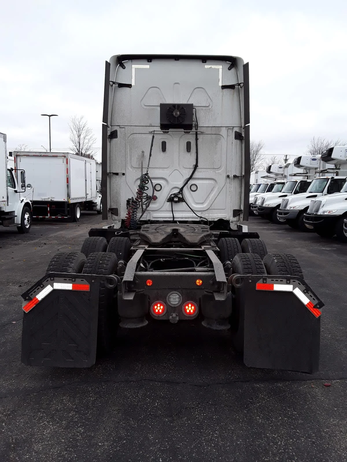 2020 Freightliner Cascadia - image 5