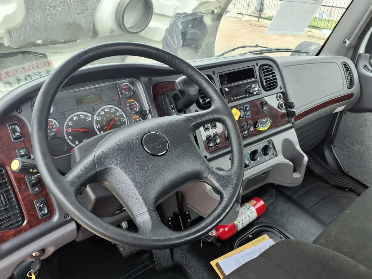 2021 Freightliner M2 106 - image 7