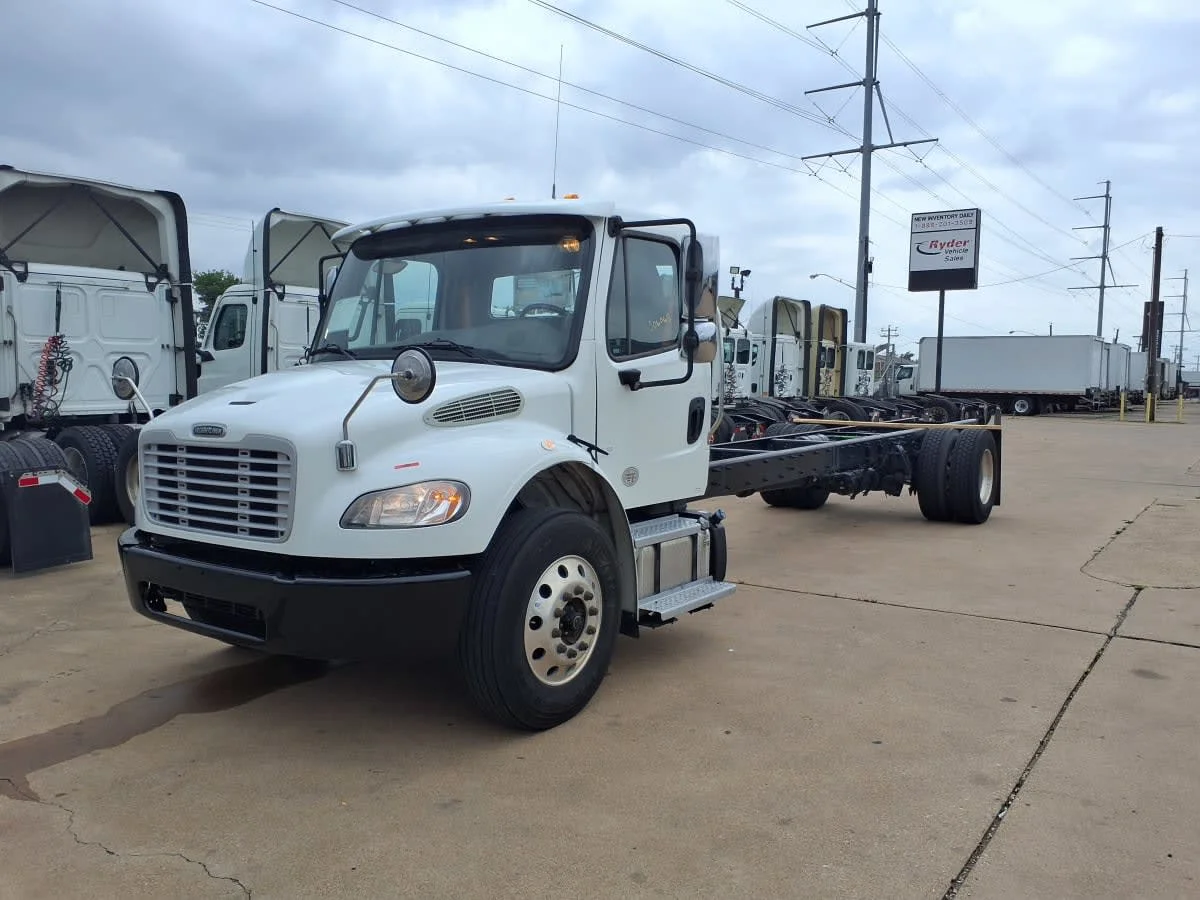 2021 Freightliner M2 106 in Dallas, TX