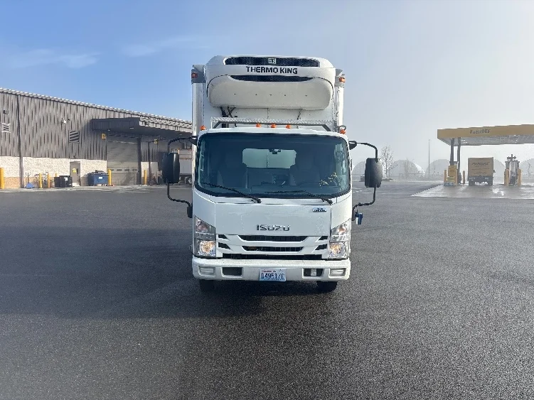 2018 Isuzu NQR - image 2