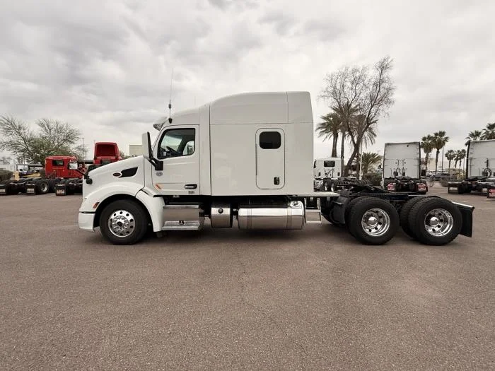 2022 Peterbilt 579 in Haines City, FL — photo 3