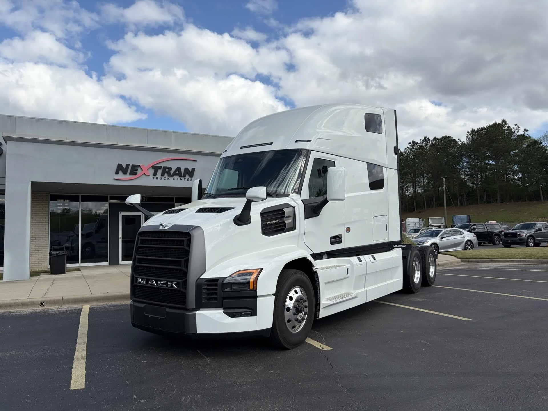 2027 Mack Pinnacle in Fultondale, AL