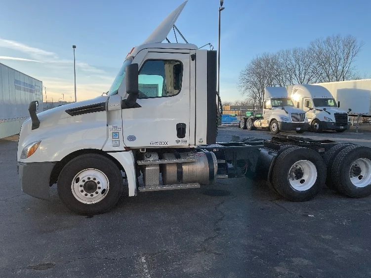 2021 Freightliner in Kansas City, MO — photo 4