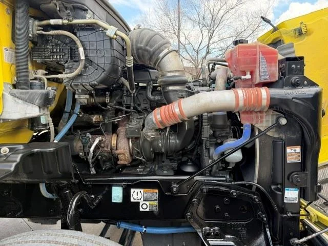 2021 Peterbilt 579 — photo 13