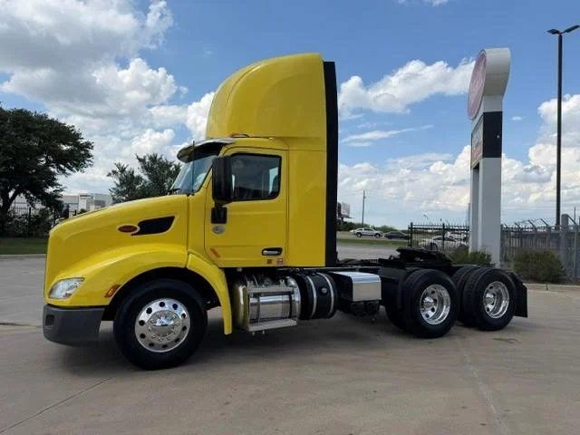 2021 Peterbilt 579 — photo 3