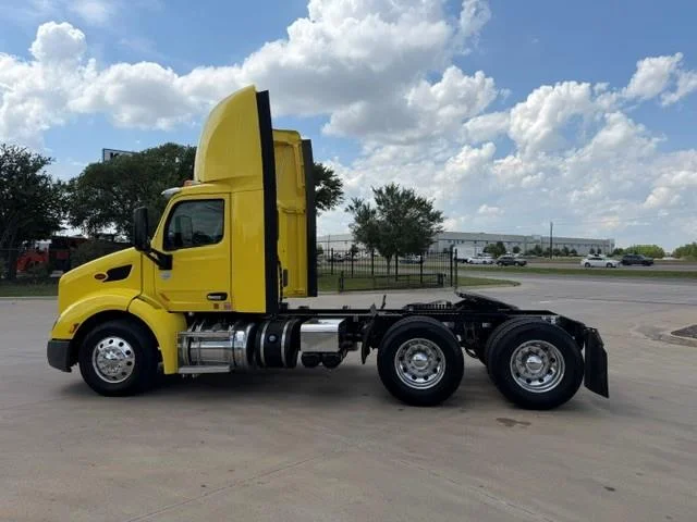 2021 Peterbilt 579 — photo 4