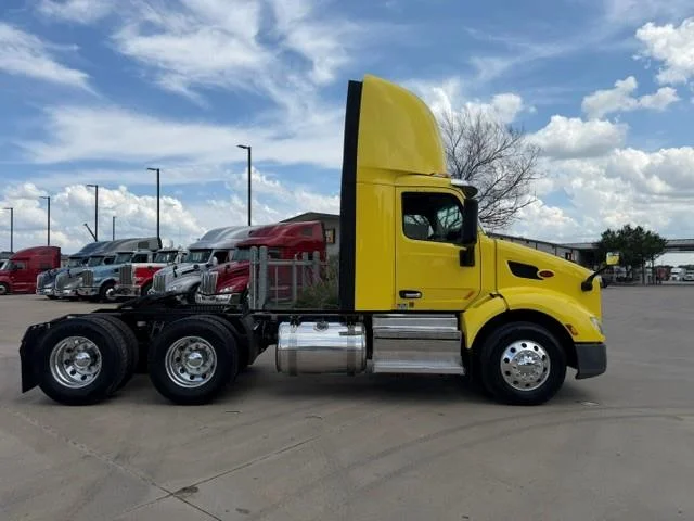 2021 Peterbilt 579 — photo 8