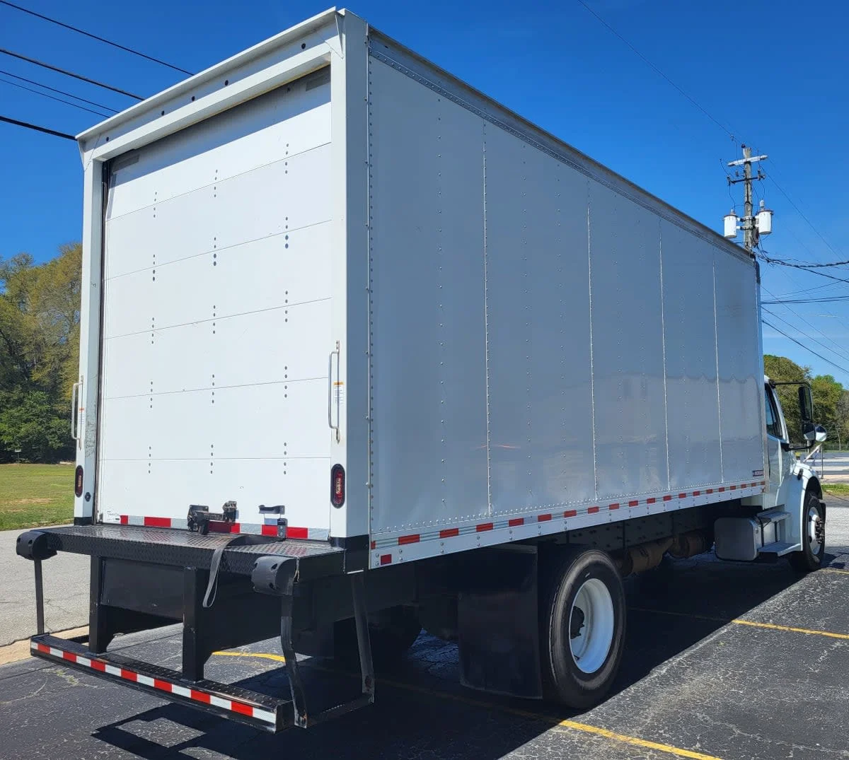 2021 Freightliner M2 106 - image 4