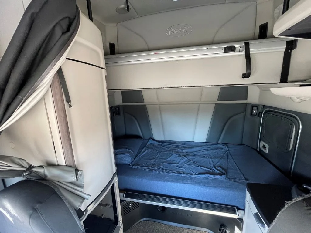 2023 Peterbilt 579 - image 14