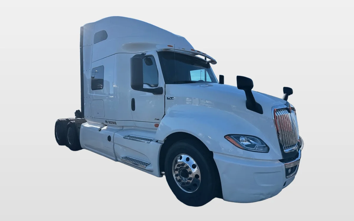 2019 International LT - image 1