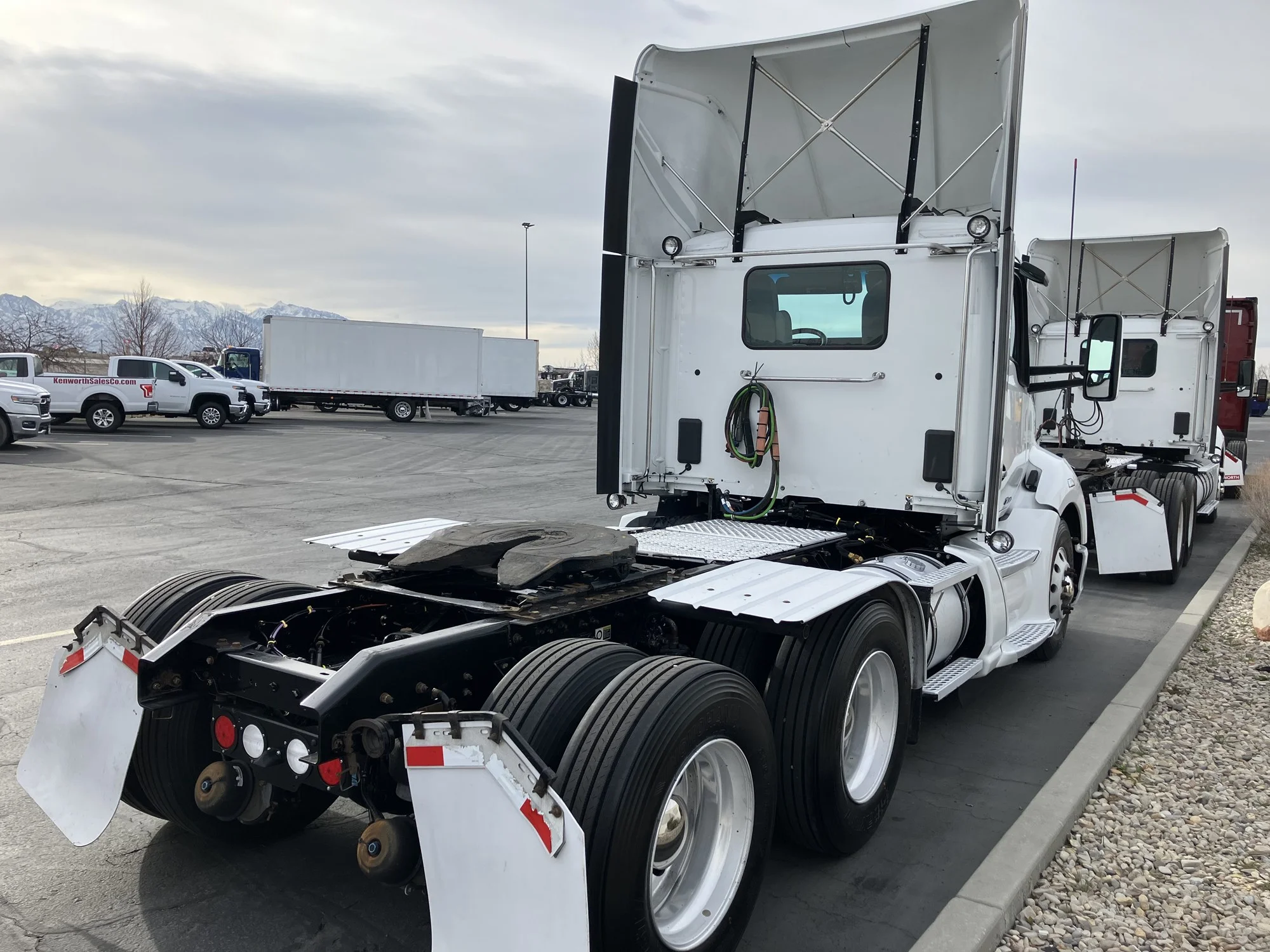 2022 Kenworth T680 in Salt Lake, UT — photo 5