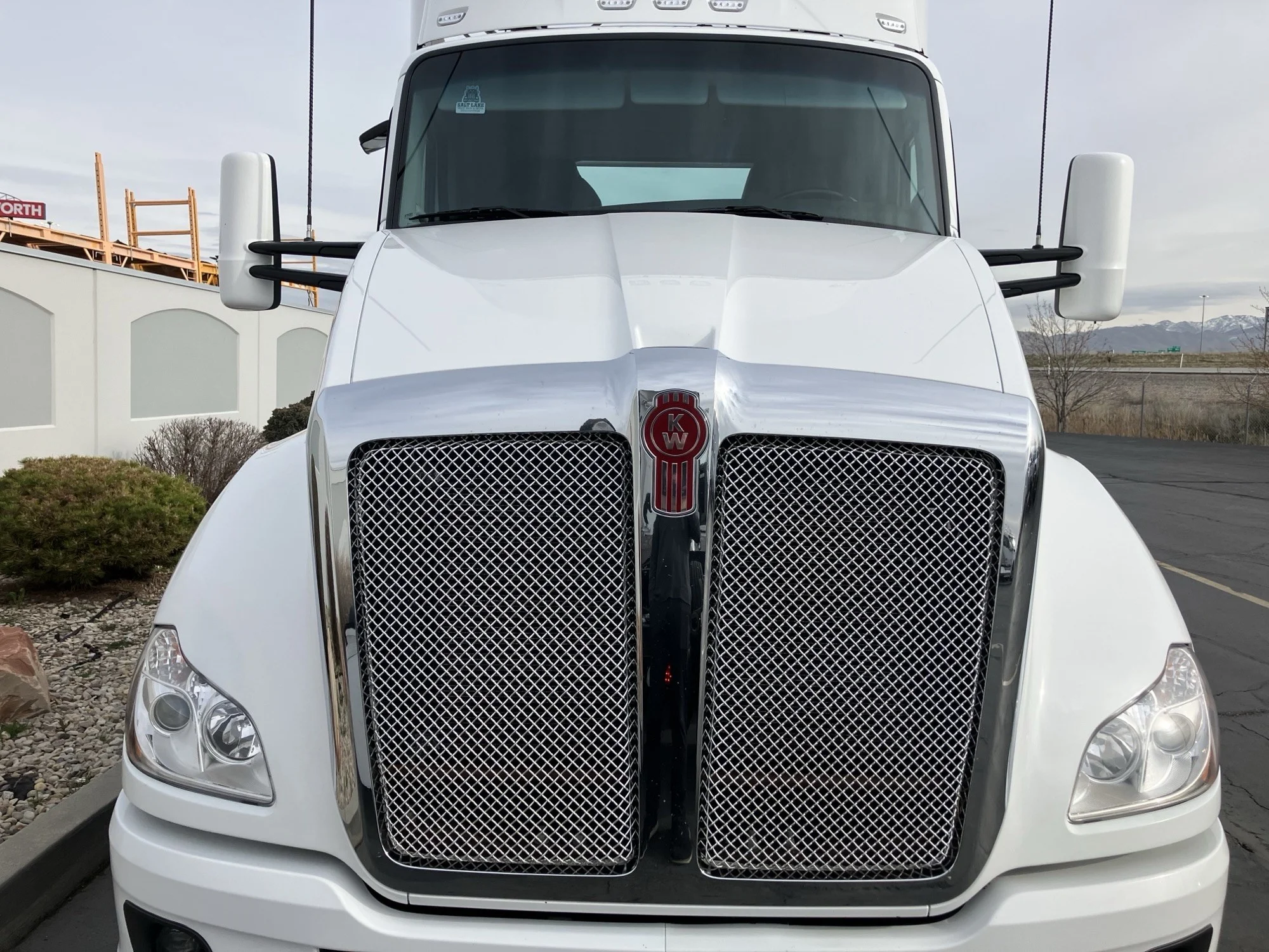 2022 Kenworth T680 - image 3