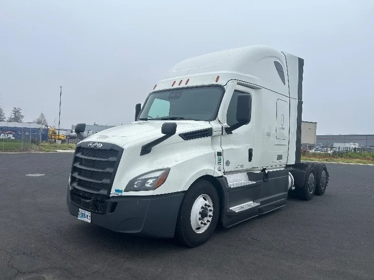 2023 Freightliner Cascadia in West Sacramento, CA — photo 3