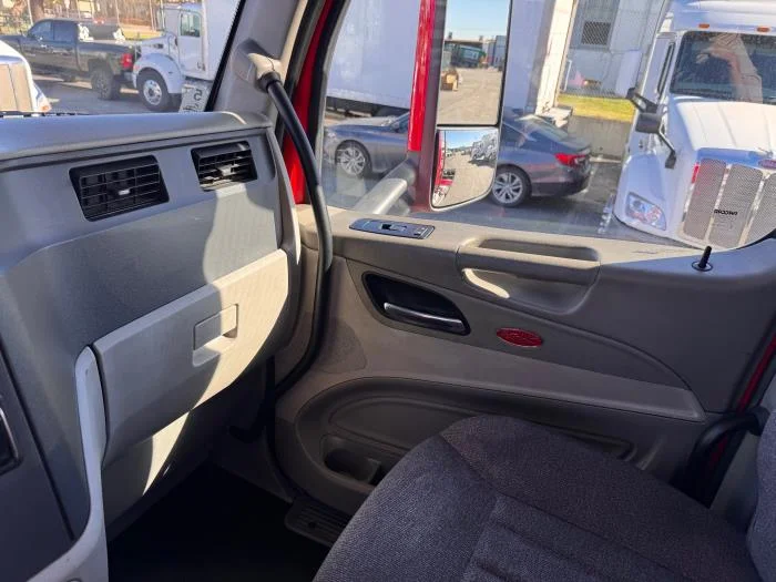2020 Peterbilt 579 - image 16