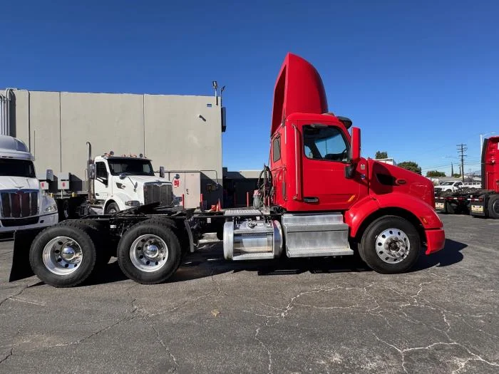 2020 Peterbilt 579 - image 5