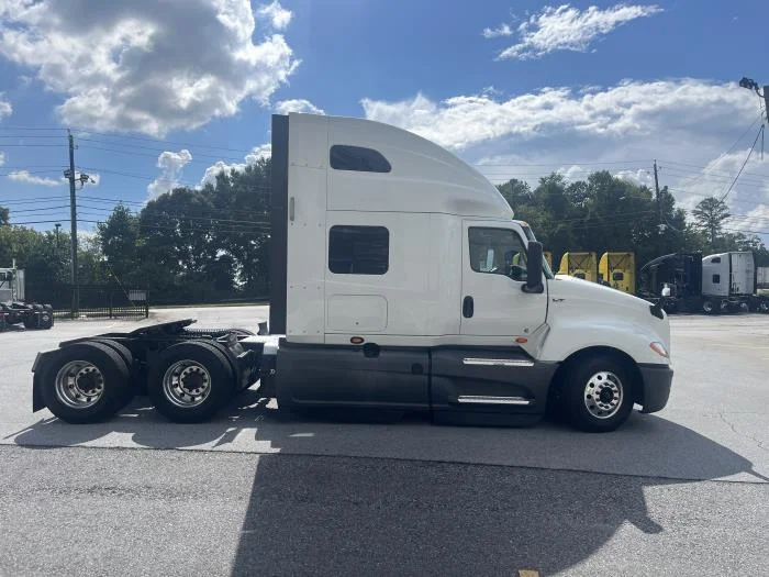 2021 International LT — photo 5