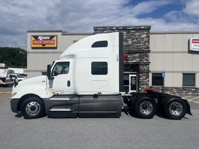 2021 International LT — photo 7