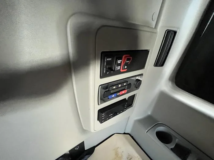 2021 International LT — photo 18