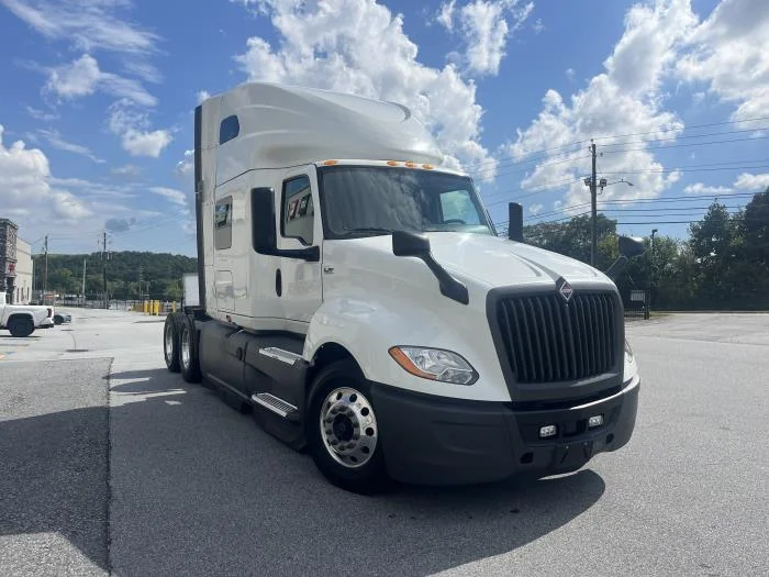 2021 International LT — photo 4