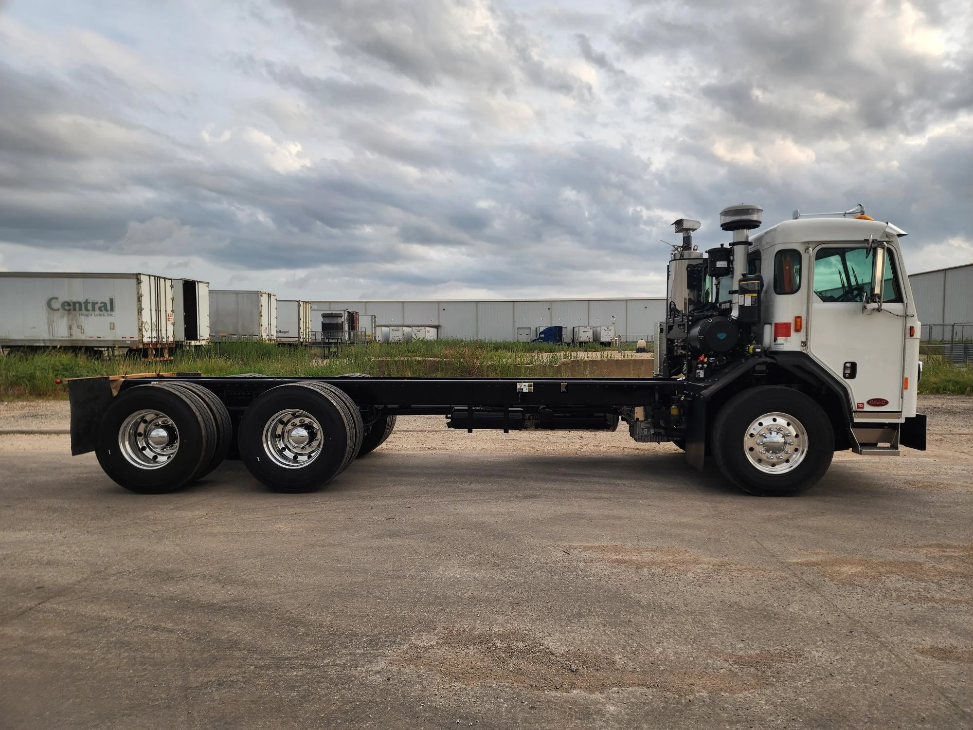 2026 Peterbilt 520 in Louisville, KY — photo 2