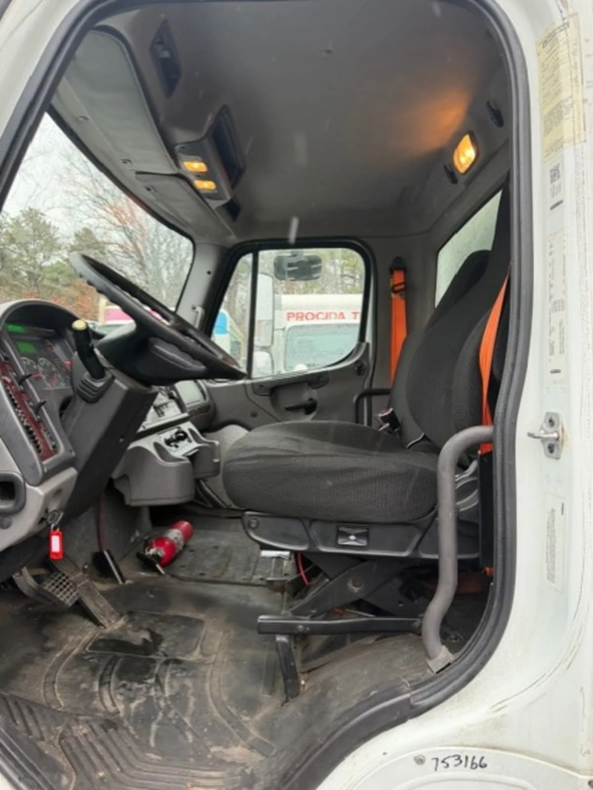 2018 Freightliner M2 106 in Farmingdale, NY — photo 7