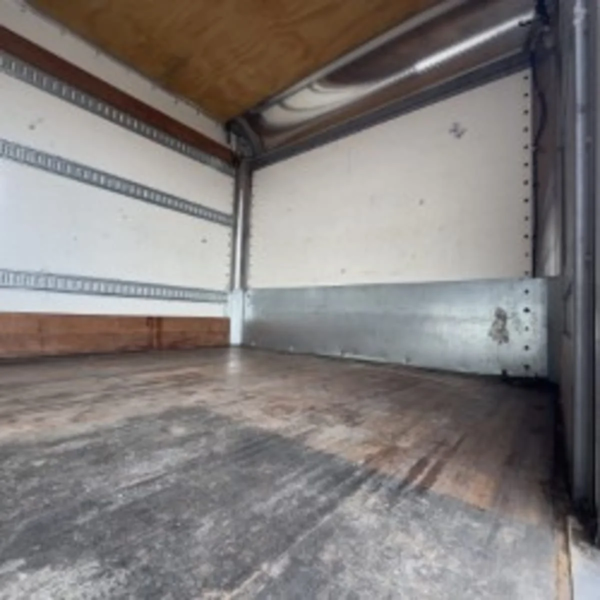 2020 International MV - image 12