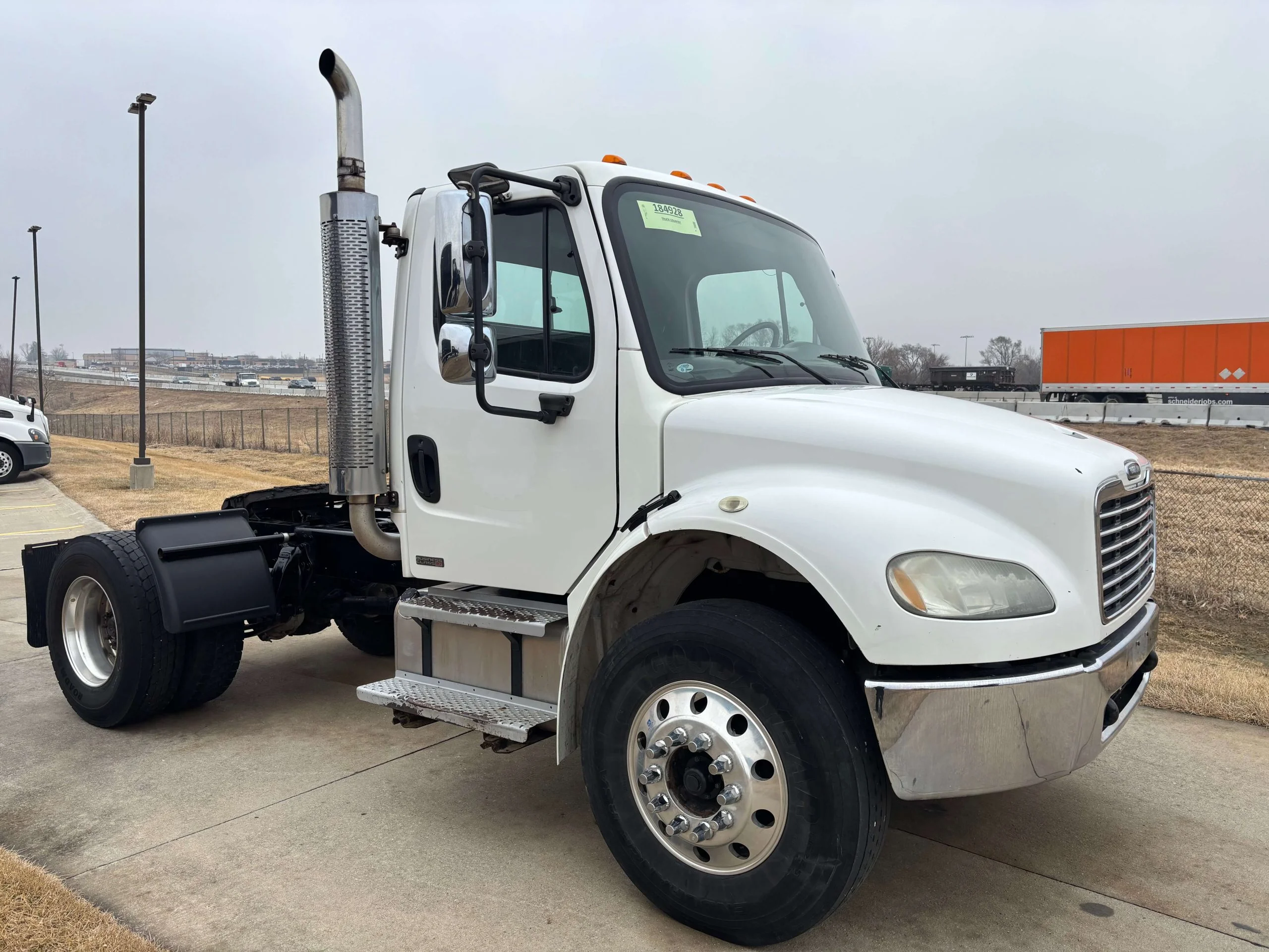 2005 Freightliner M2 106 in Cedar Rapids, IA — photo 3