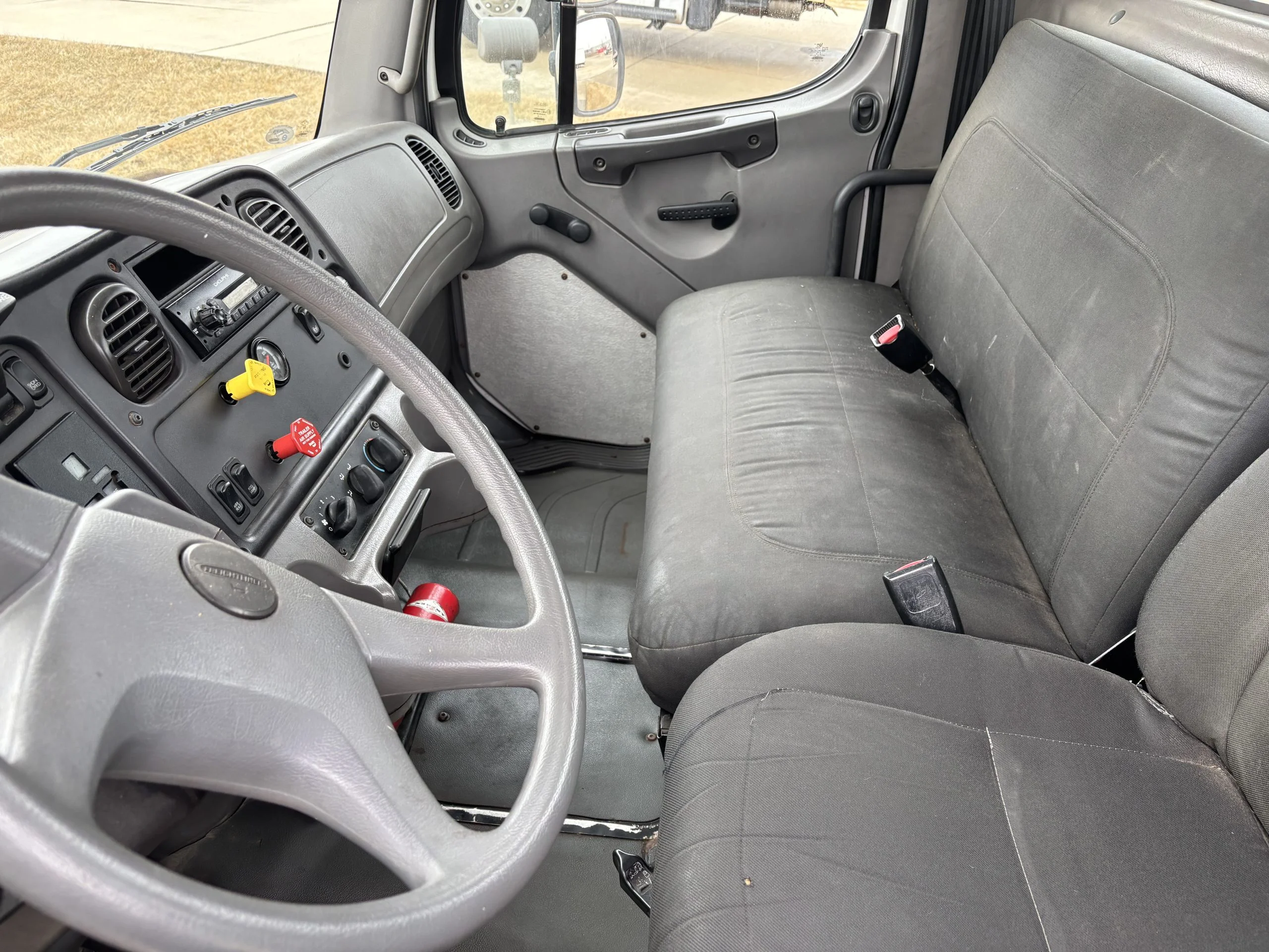 2005 Freightliner M2 106 in Cedar Rapids, IA — photo 5