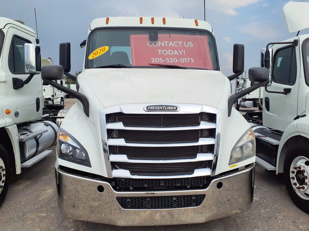 2020 Freightliner Cascadia in Birmingham, AL — photo 2
