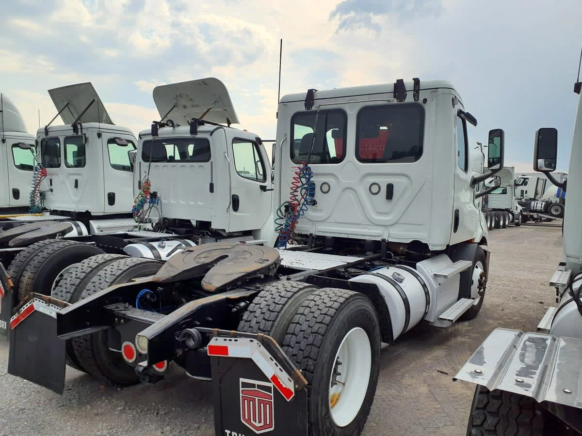 2020 Freightliner Cascadia in Birmingham, AL — photo 4