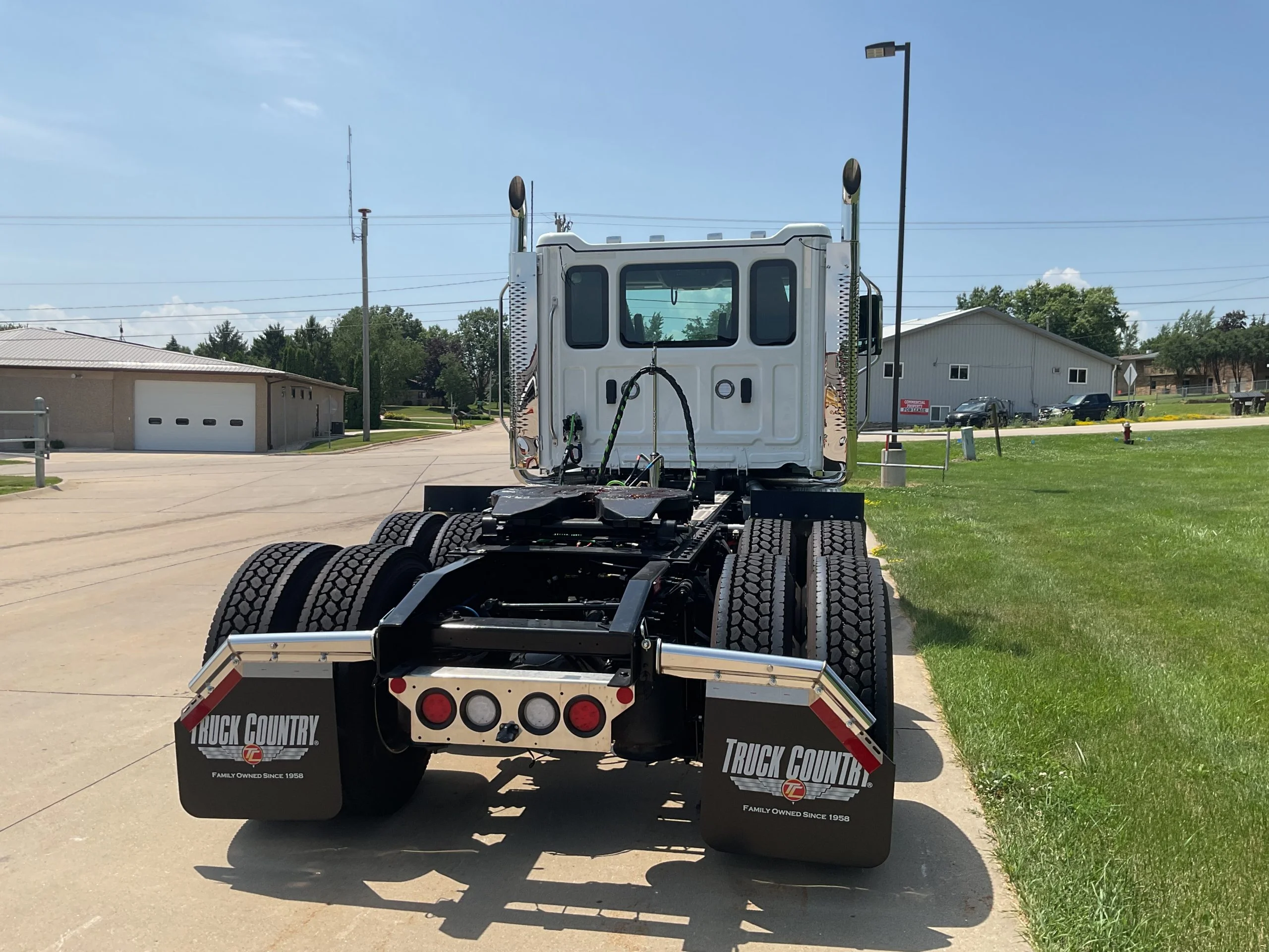 2027 Western Star in Davenport, IA — photo 4