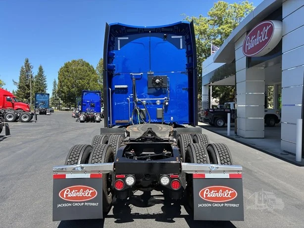 2023 Peterbilt 579 in Portland, OR — photo 6
