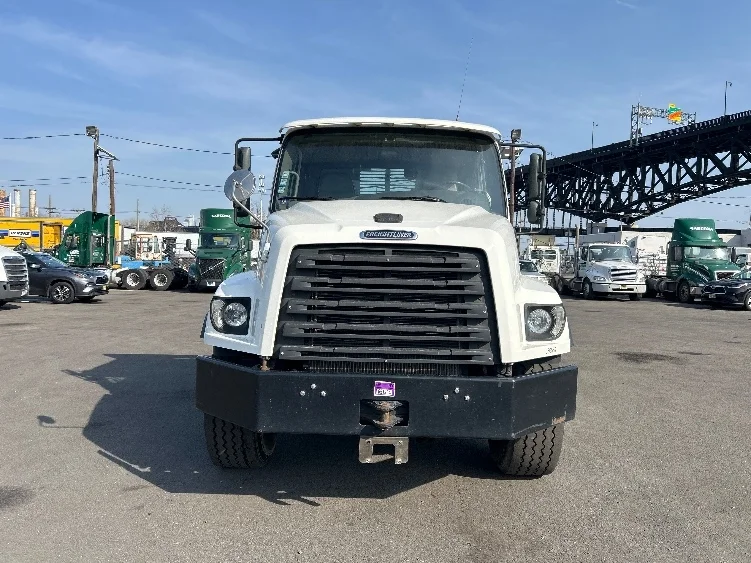 2020 Freightliner 114SD - image 2